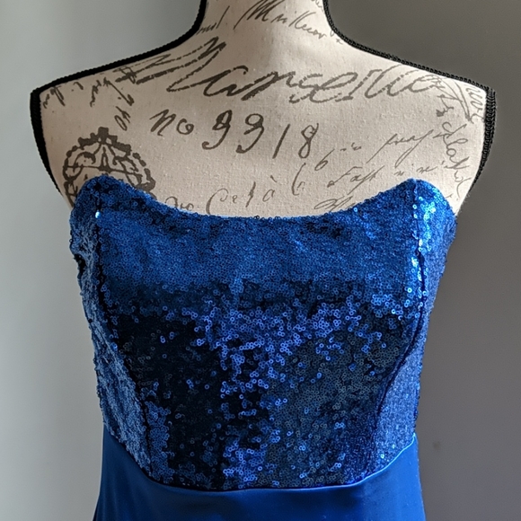 Prom Dress - Picture 2 of 4